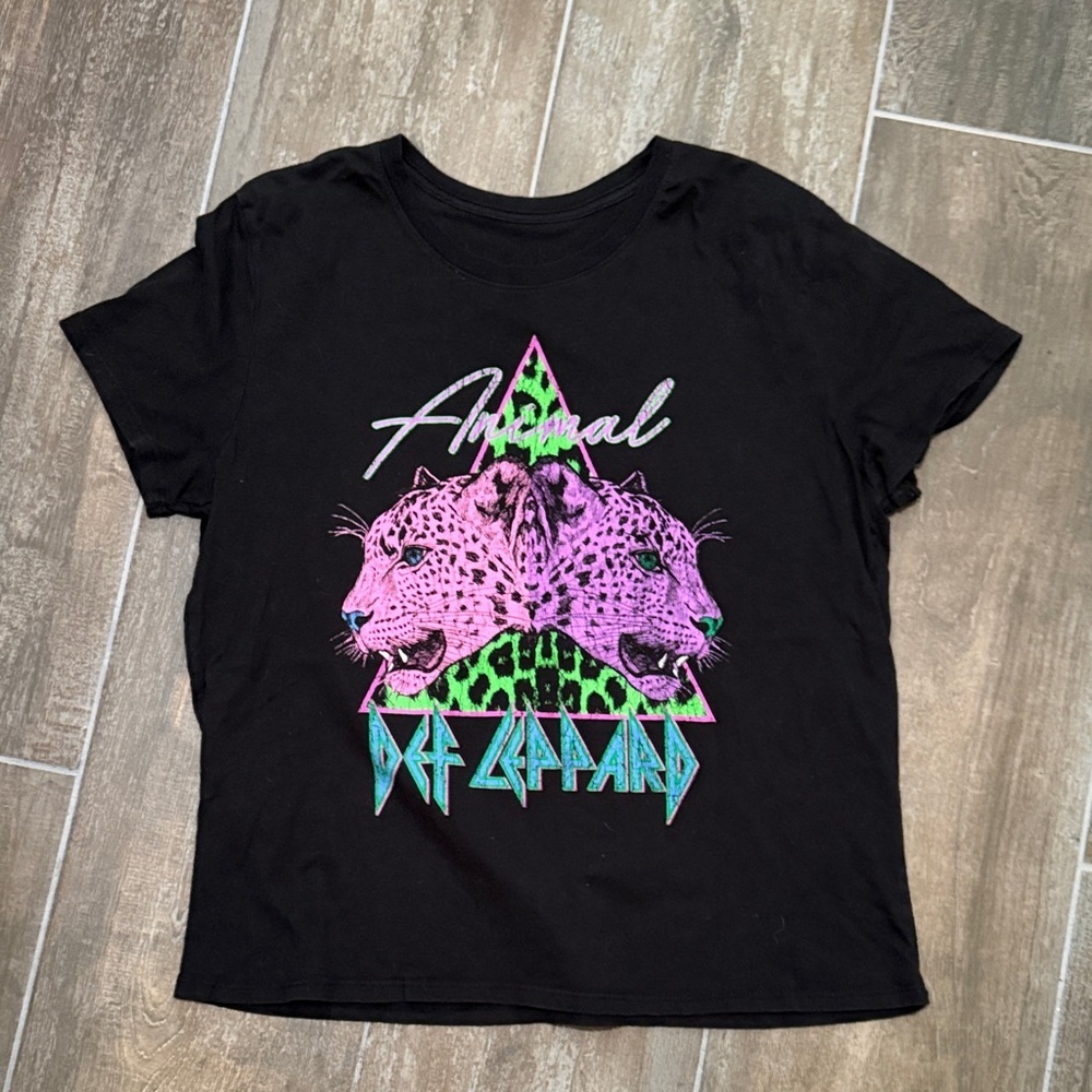 Def Leppard Black Graphic Short Sleeve Tee